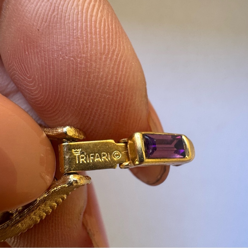 Vintage Crown Trifari Gold tone Pink Purple Rhinestone Bracelet 7” Signed - Picture 4 of 9